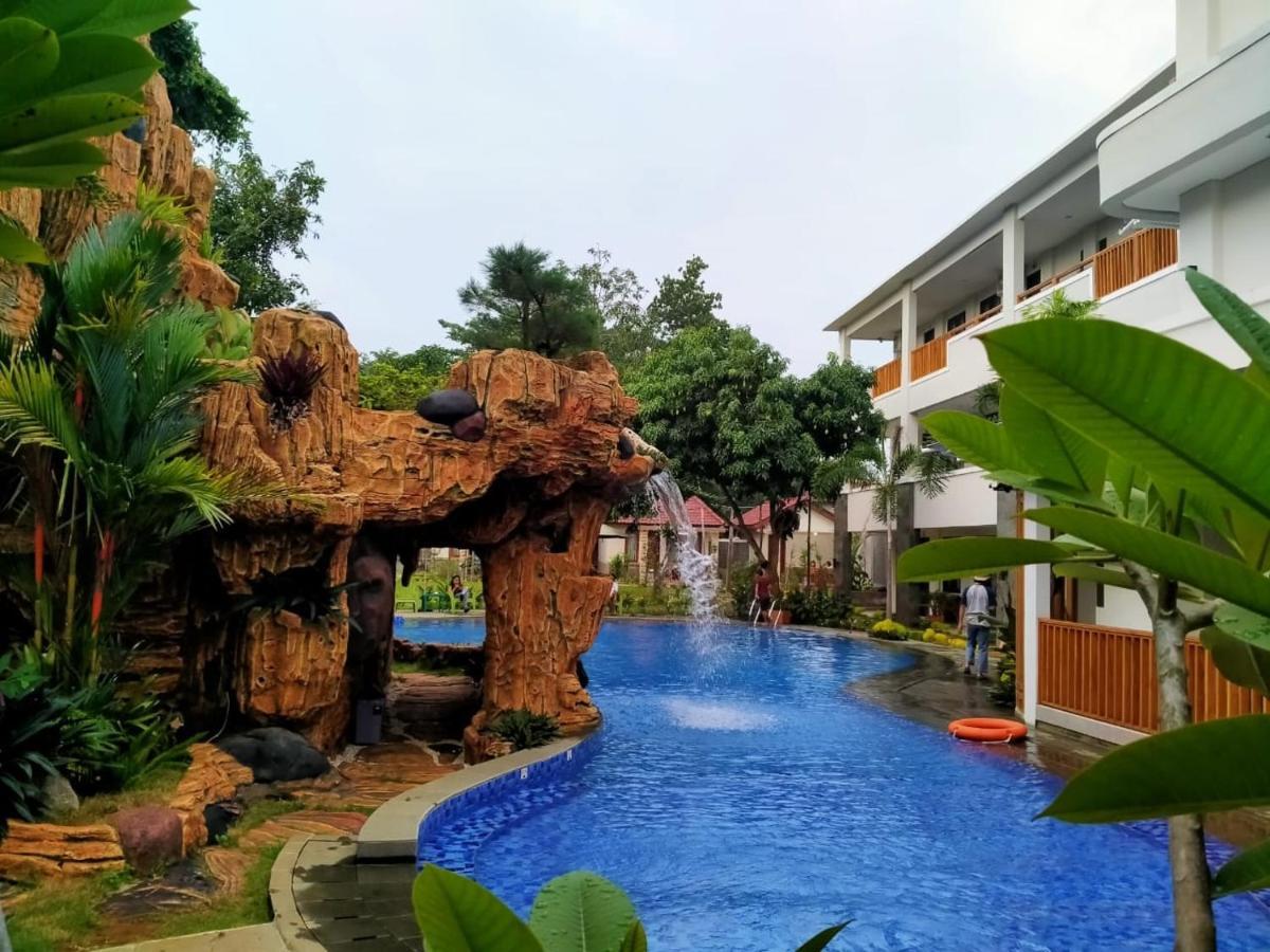 Long Beach Hotel Pangandaran Zewnętrze zdjęcie
