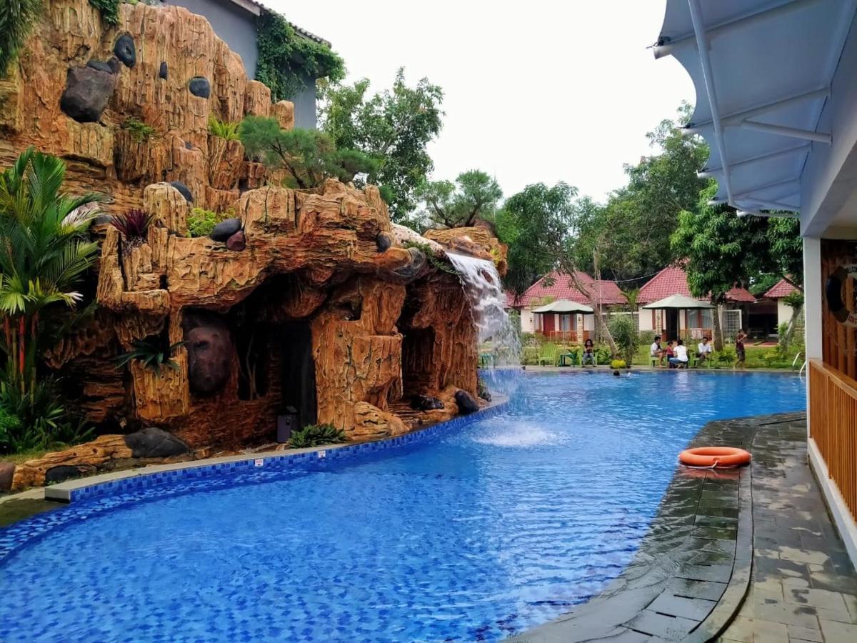 Long Beach Hotel Pangandaran Zewnętrze zdjęcie