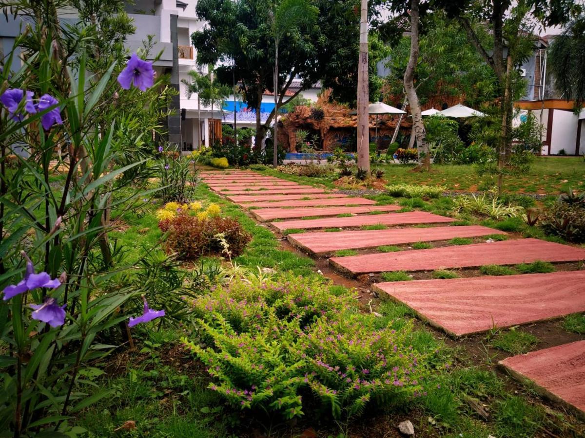 Long Beach Hotel Pangandaran Zewnętrze zdjęcie
