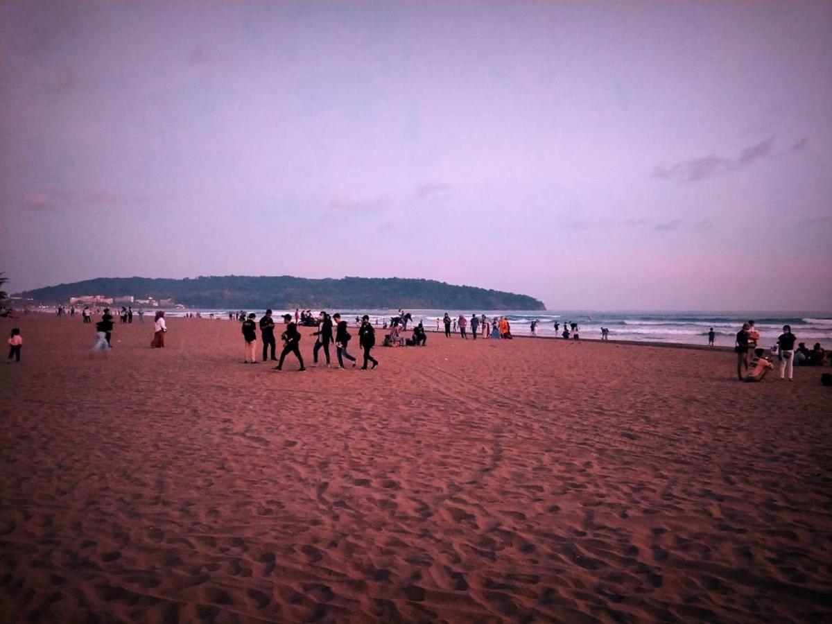 Long Beach Hotel Pangandaran Zewnętrze zdjęcie