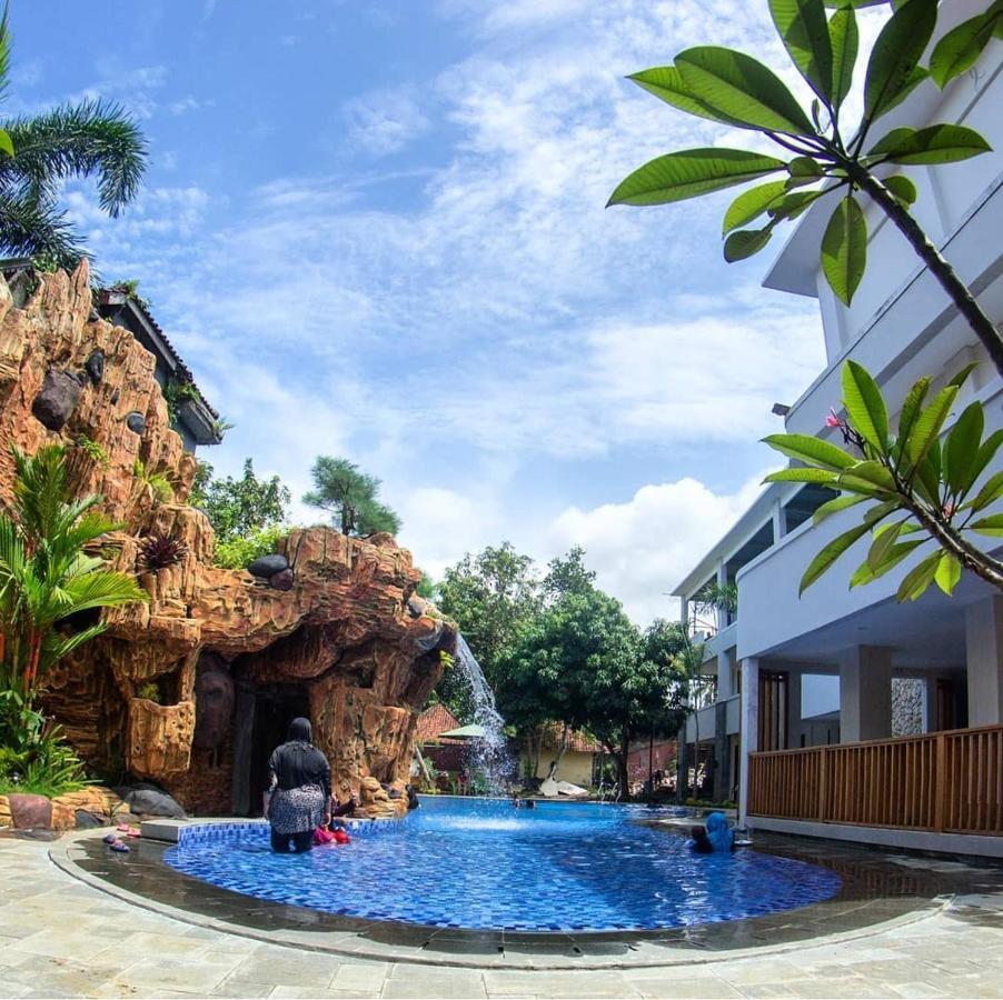 Long Beach Hotel Pangandaran Zewnętrze zdjęcie